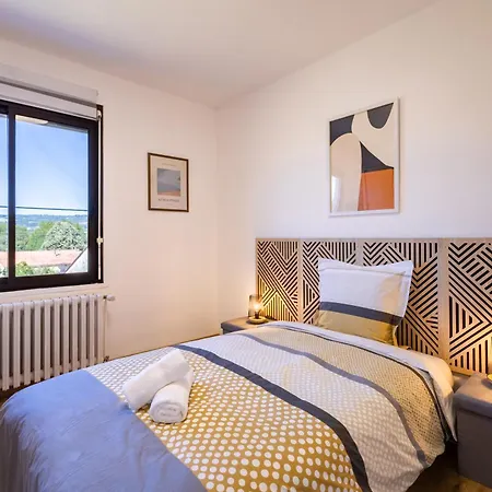 Beausejour - Maison Calme, Terrasse Et Jardin, Proche Parc Aquatique بيت للعطل
