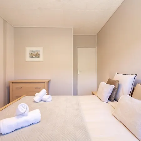 Beausejour - Maison Calme, Terrasse Et Jardin, Proche Parc Aquatique بيت للعطل