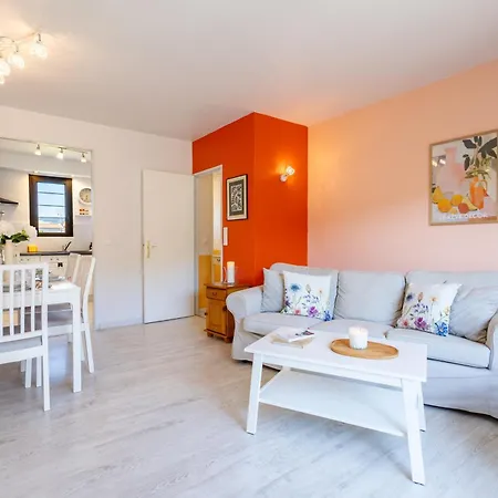 Beausejour - Maison Calme, Terrasse Et Jardin, Proche Parc Aquatique بيت للعطل