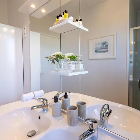 Beausejour - Maison Calme, Terrasse Et Jardin, Proche Parc Aquatique بيت للعطل *