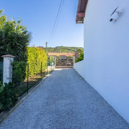 Beausejour - Maison Calme, Terrasse Et Jardin, Proche Parc Aquatique بيت للعطل